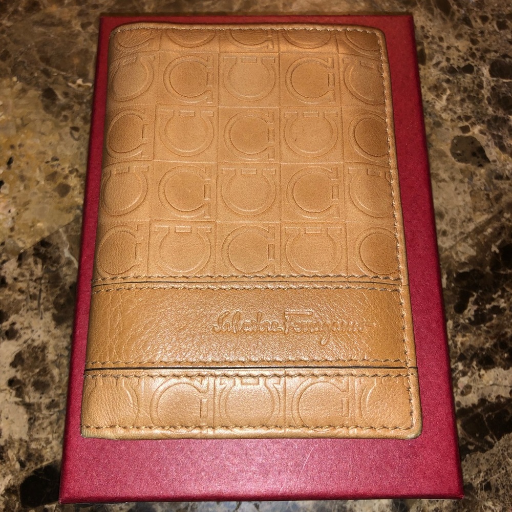 Ferragamo card wallet